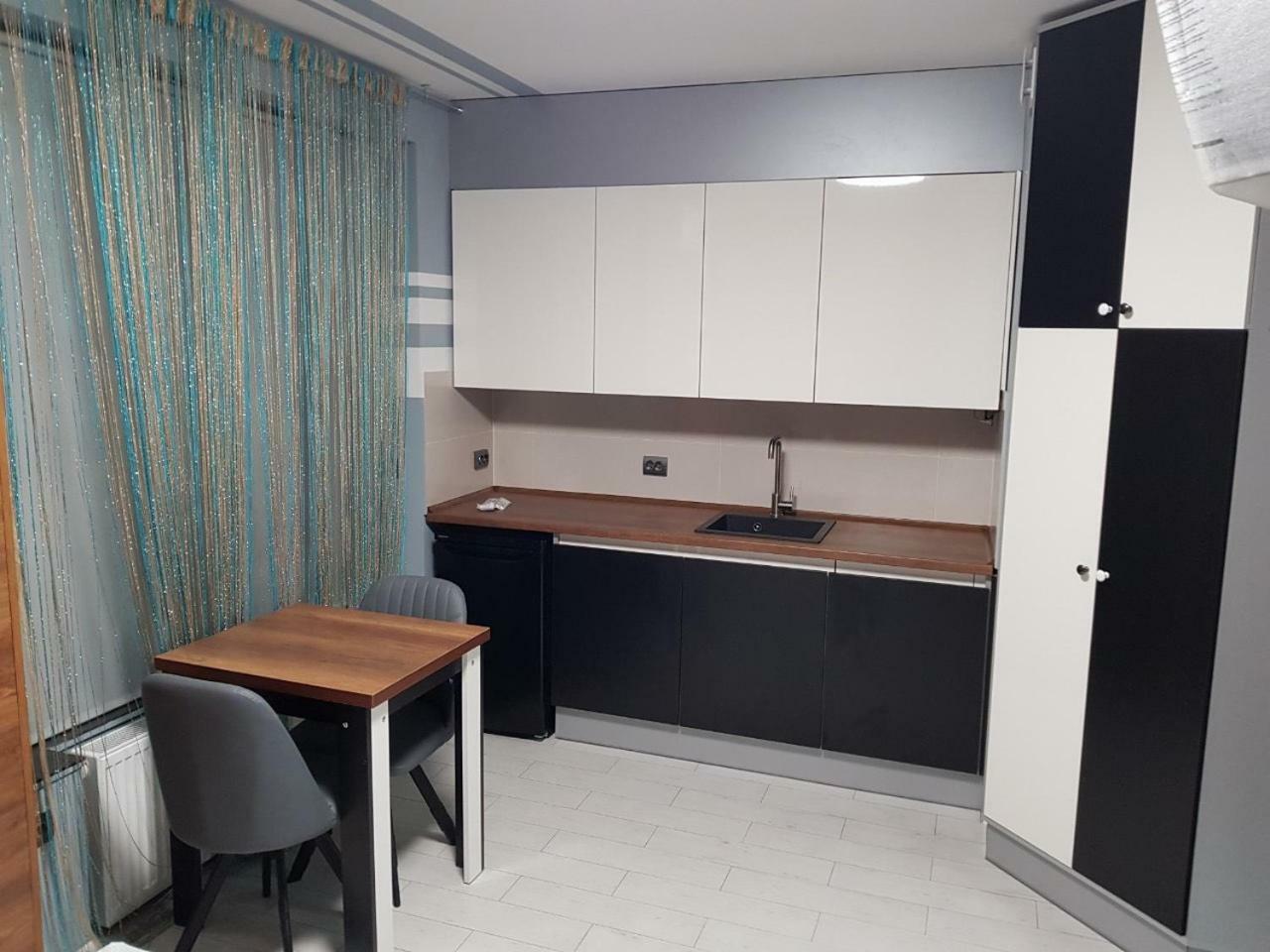 Balabana Red Apartment 利沃夫 外观 照片